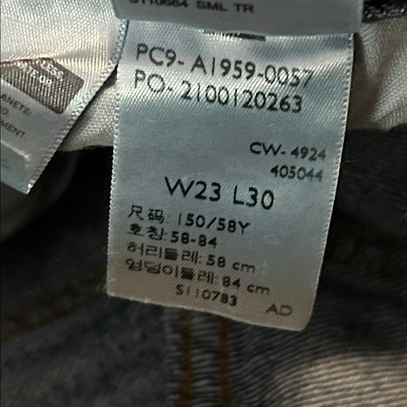 Levi's Premium 501 90's Jeans, Size 23 in medium Wash blue - Picture 10 of 10